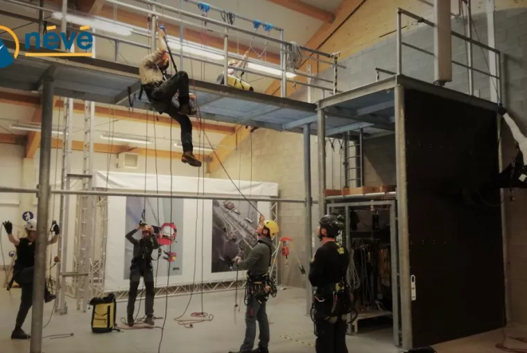 Formation sur les techniques de base pour les travaux en hauteur sur cordes
